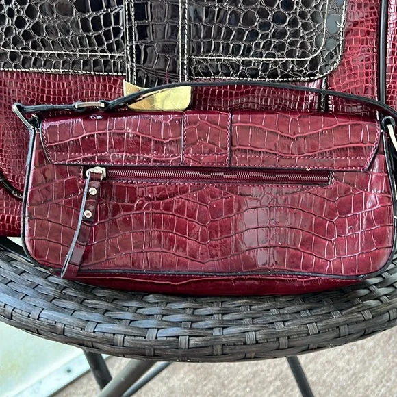 GUESS VINTAGE SHOULDER BAG - Picture 4 of 10